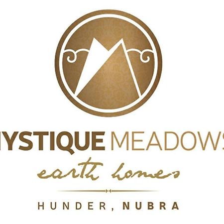 Mystique Meadows Earth Homes Hundar 外观 照片
